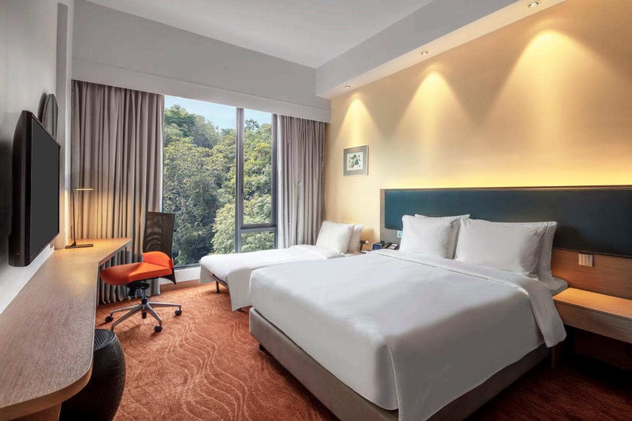 Holiday Inn Express Kota Kinabalu City Centre By Ihg Kültér fotó