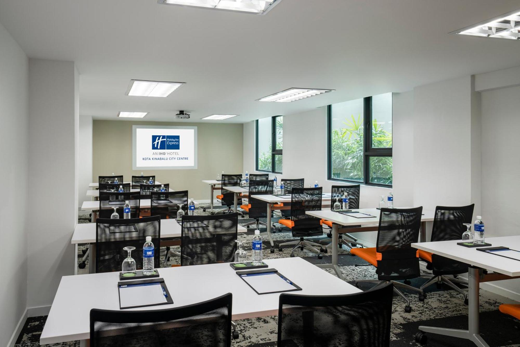 Holiday Inn Express Kota Kinabalu City Centre By Ihg Kültér fotó